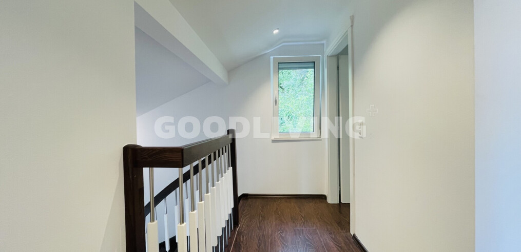 img-gallery